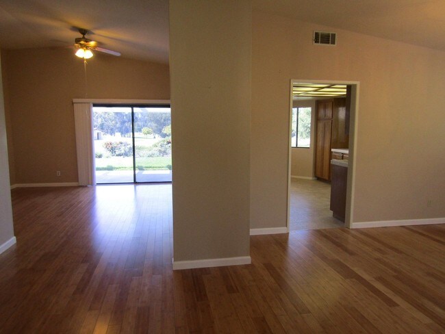 Foto del edificio - 3 br, 2 bath House - 637 Barberry Way