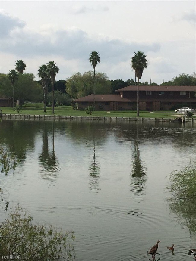 600 Lakeside Blvd, Brownsville, TX 78520 Condo for Rent in