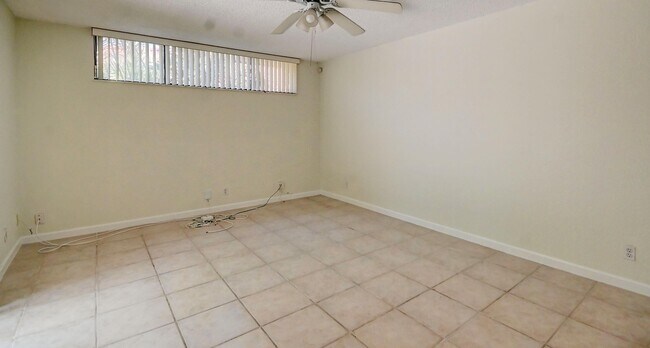 Foto del edificio - 8225 Severn Dr
