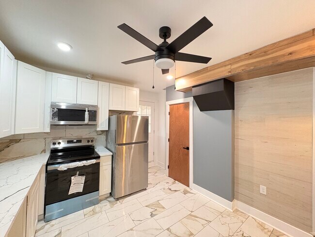 Foto del edificio - 5842 Hobart St