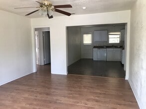 Building Photo - 2113 Richter Ave