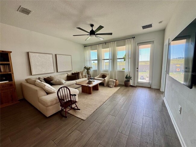 Foto del edificio - 3024 Armstrong Ave