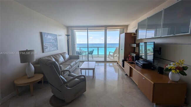 Foto del edificio - 5161 Collins Ave