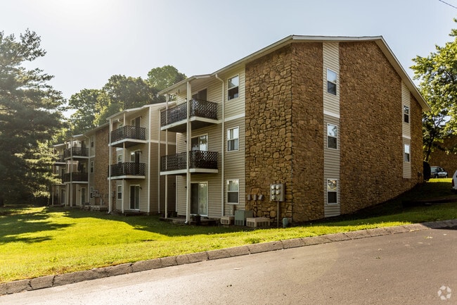 Building Photo - Burning Tree Apartments