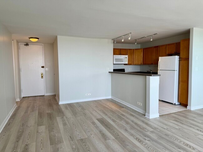 Foto del edificio - 655 W Irving Park Rd