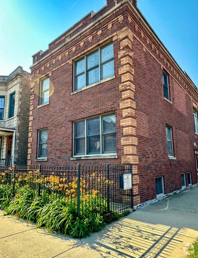Building Photo - 2751 N Campbell Ave