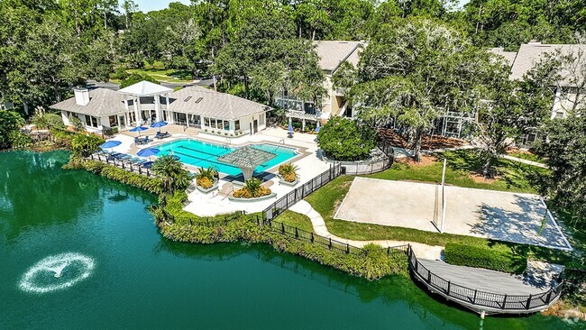 Resort Style Pool Overlooking Lake - The Waterford at Mandarin Apartments