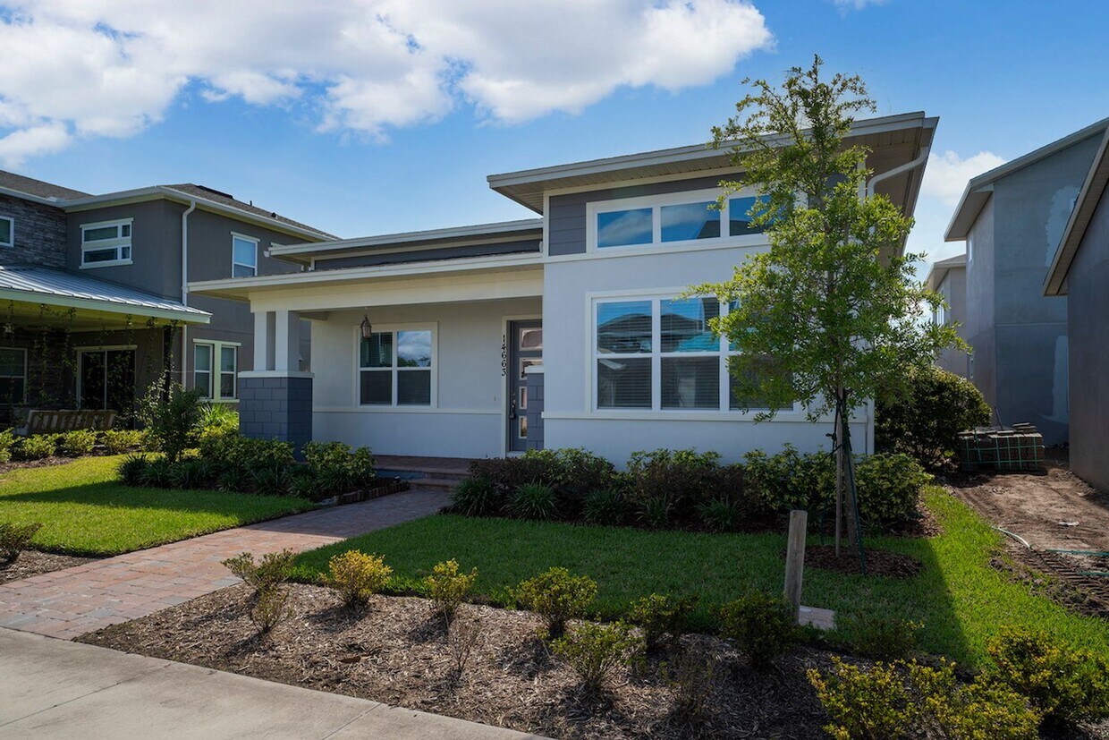 Foto principal - Nice 3/2.5 Bath Home with Bonus Room and 2...