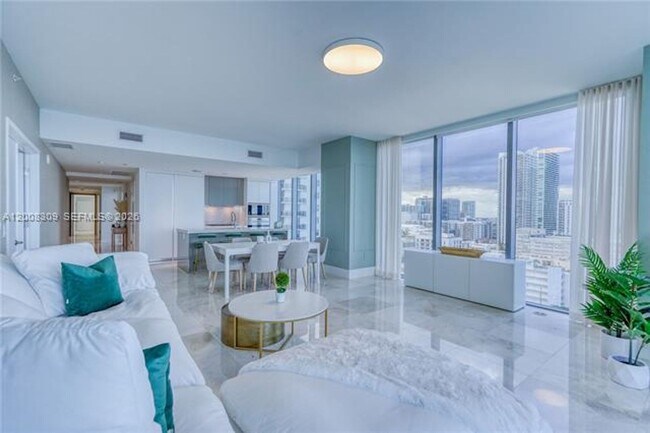 Foto del edificio - 788 NE 23rd St