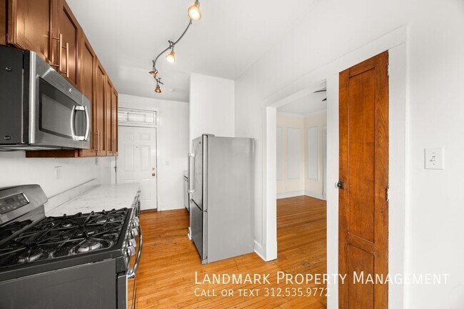 Foto del edificio - 824 W Wrightwood Ave