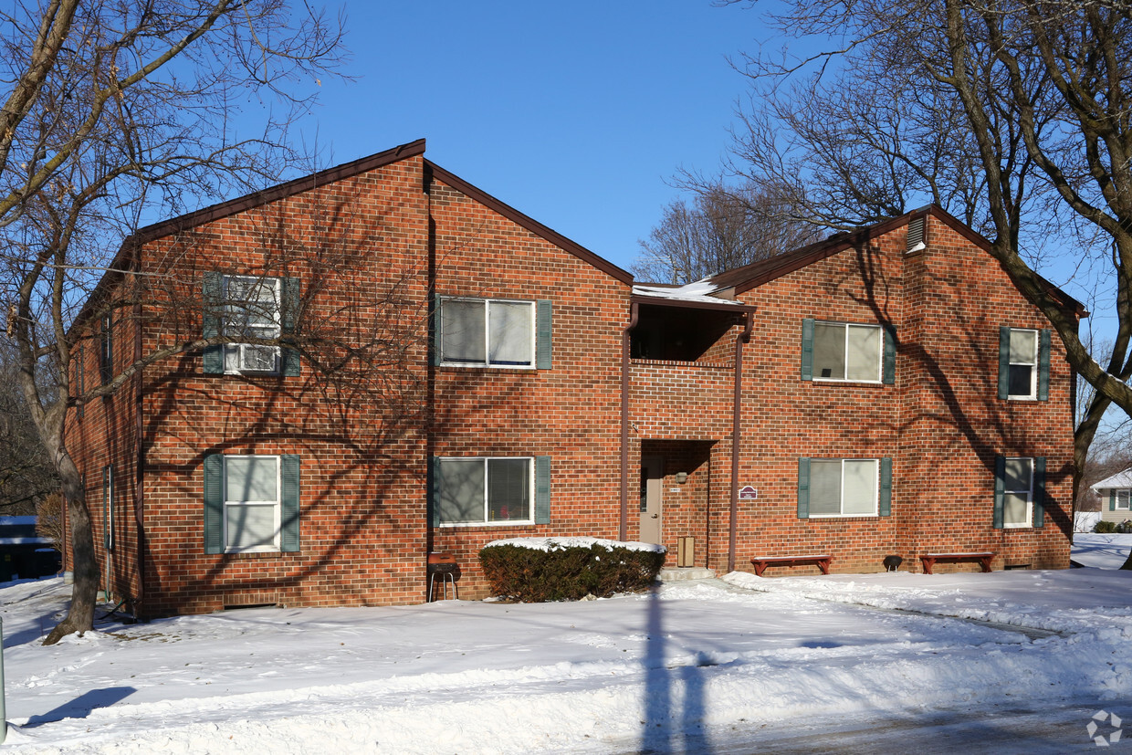 Primary Photo - Rock View Apartments