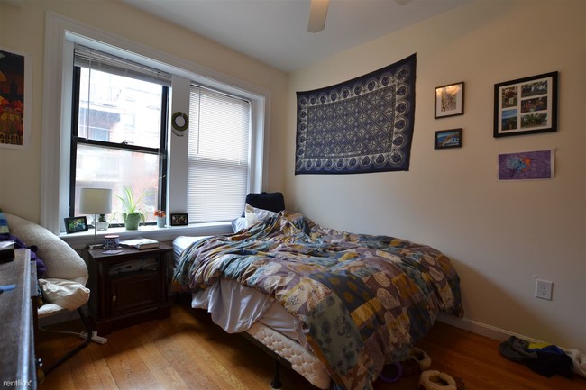 Foto del edificio - 3 br, 1.5 bath  - 1940 Beacon St