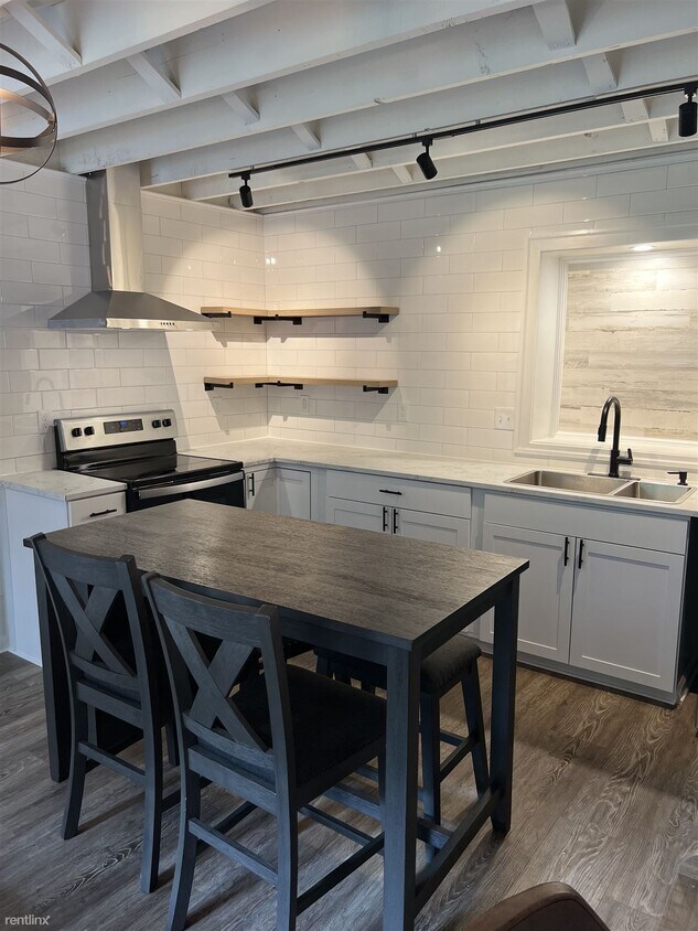 Foto principal - 2 br, 1 bath House - 3824 Overlook Avenue B