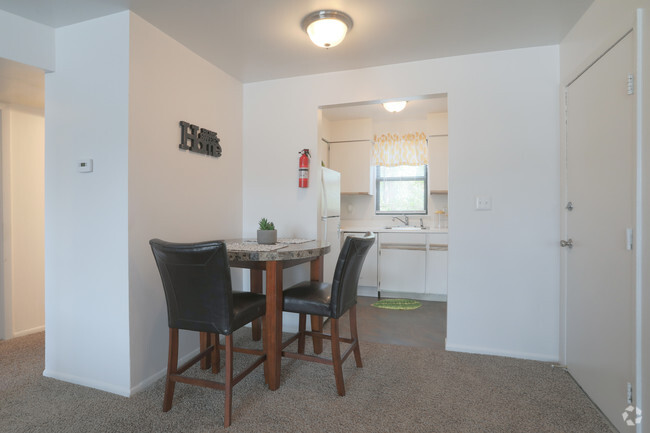 2 BR, 1 BA - Dining Area - La Vue Lake Apartments