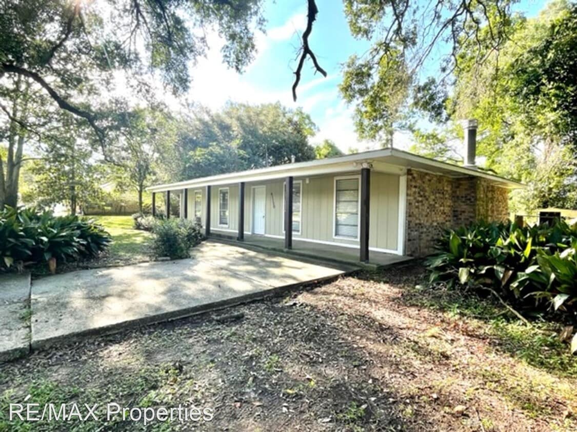 3 br, 1 bath House 41150 Black Bayou Road House for Rent in