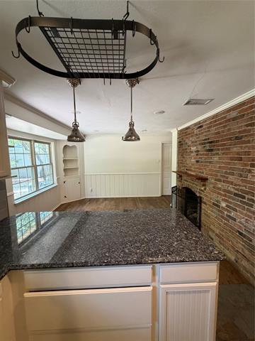 Foto del edificio - 6452 E Lovers Ln
