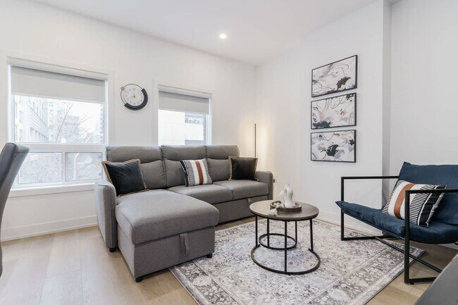 Building Photo - 168 McCaul St