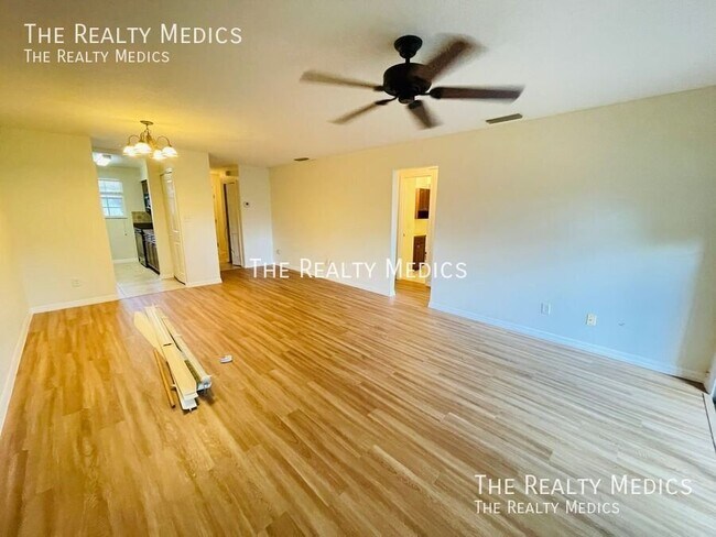 Building Photo - 4874 Tangerine Ave