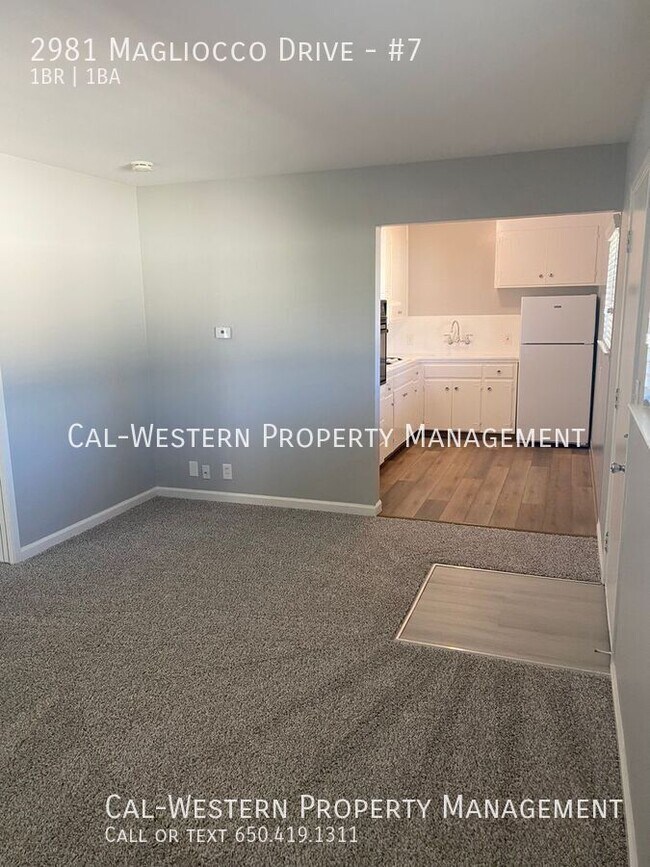 Foto del edificio - Spacious upstairs 1 bedroom apartment near...