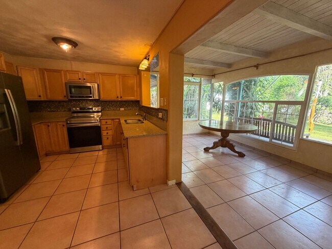 Foto del edificio - 465 Haiku Rd