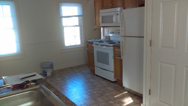 Building Photo - 203 S Manor St