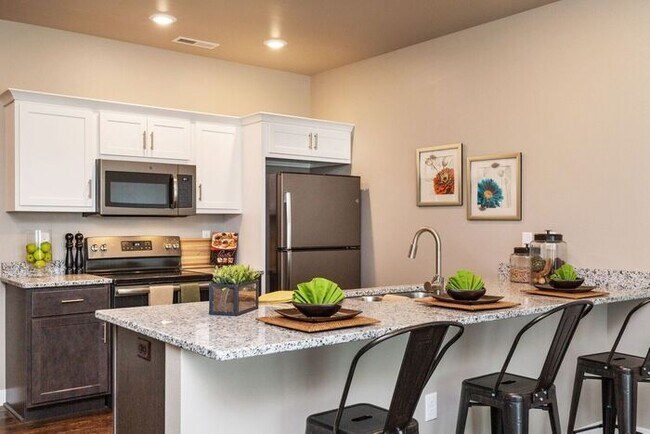 Foto del edificio - $1,450 | 1 Bedroom, 1 Bathroom Condo | Pet Friendly* | Sublease* | Available For August 1st, 2026...