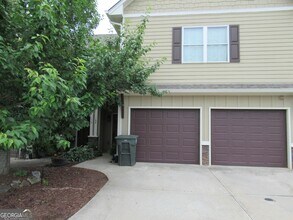 Building Photo - 168 Village Dr