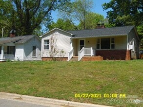 Building Photo - 721 E Sharpe St
