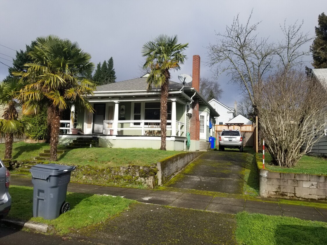 Foto principal - 5321 NE Everett St