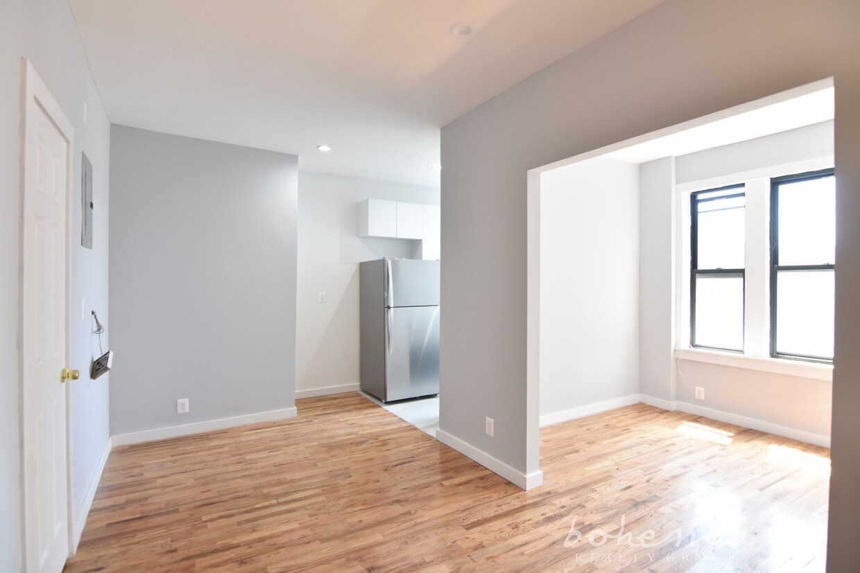 Primary Photo - 518 W 204th St