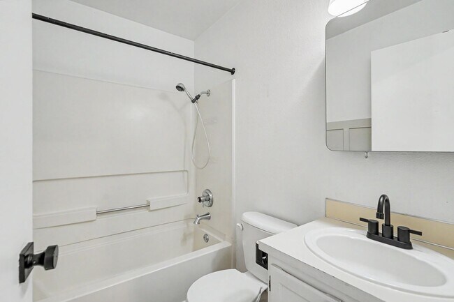 Building Photo - Springcrest - VPM526062S-6
