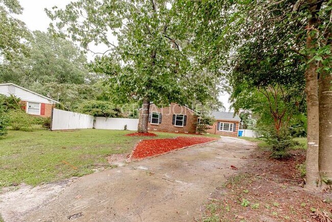 Foto del edificio - 315 Myers Ct