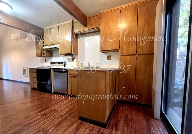 Building Photo - Cozy All Electric, 2 Bedroom, 2 Full Bathr...
