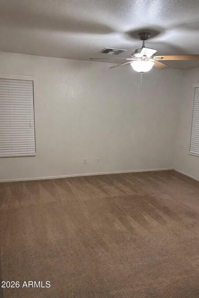 Foto del edificio - 9591 N 81st Dr