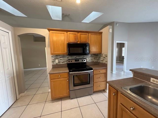 Building Photo - 202 Woodbury Pines Cir