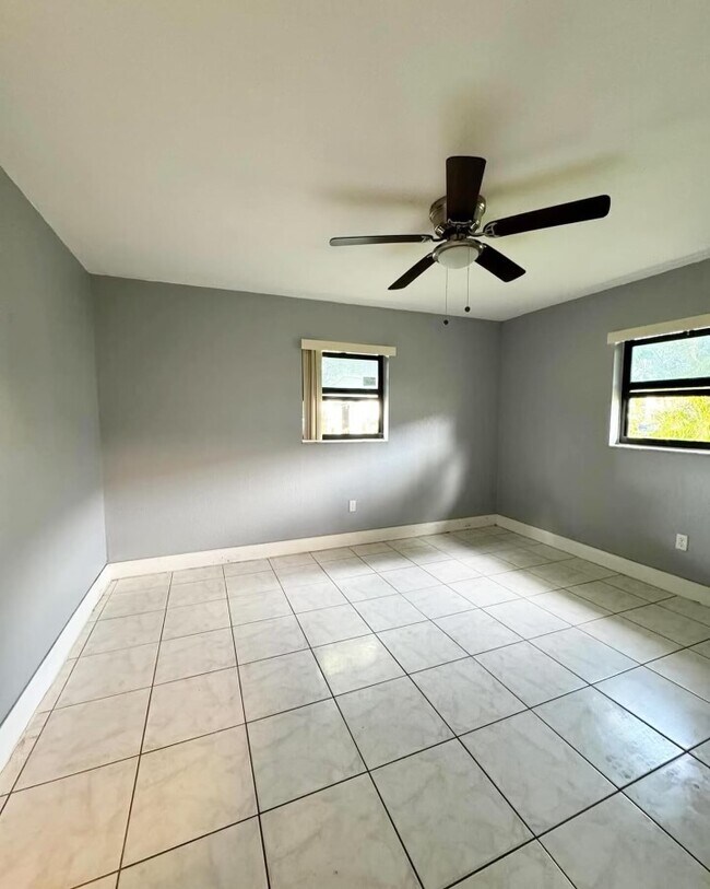 Foto del edificio - 2731 SW 7th St