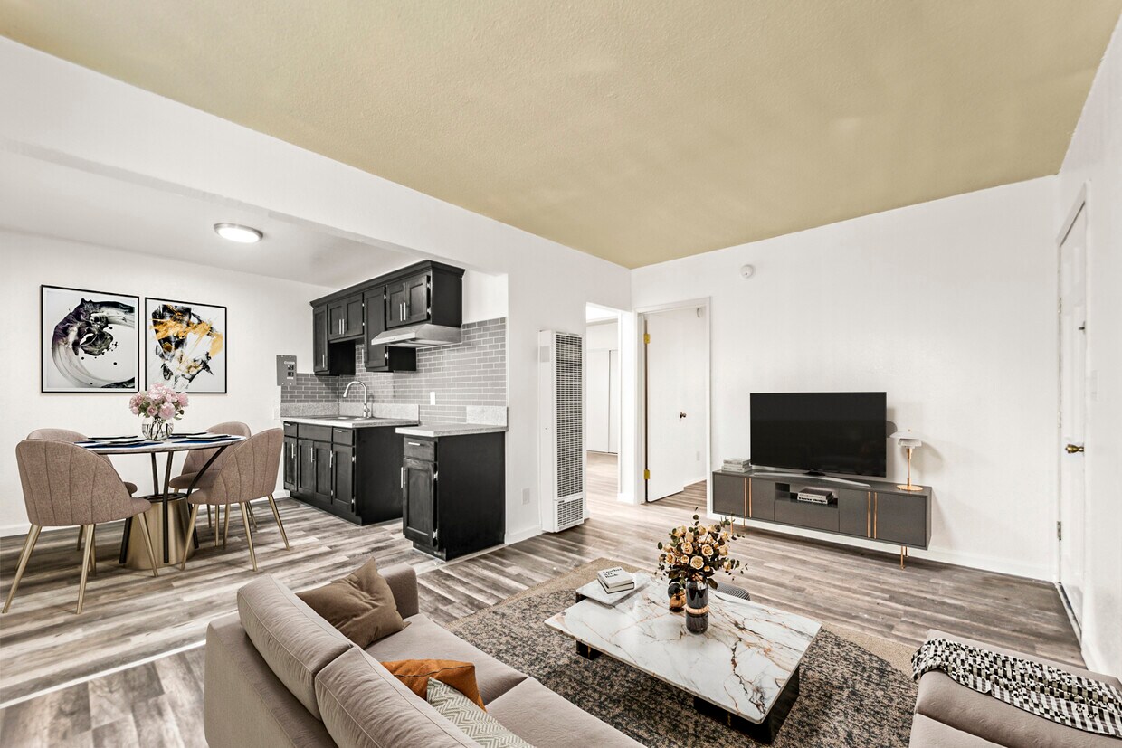 Foto principal - 8027 S Broadway