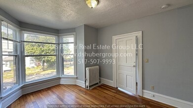 Building Photo - 533.5 Seymour Ave