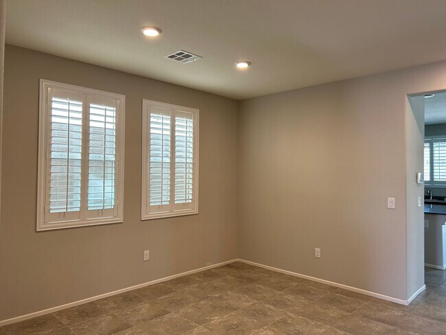 Building Photo - Beautiful 2 story 5 bedroom home