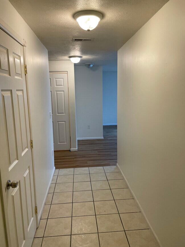 Foto del edificio - 8948 N Pamela St