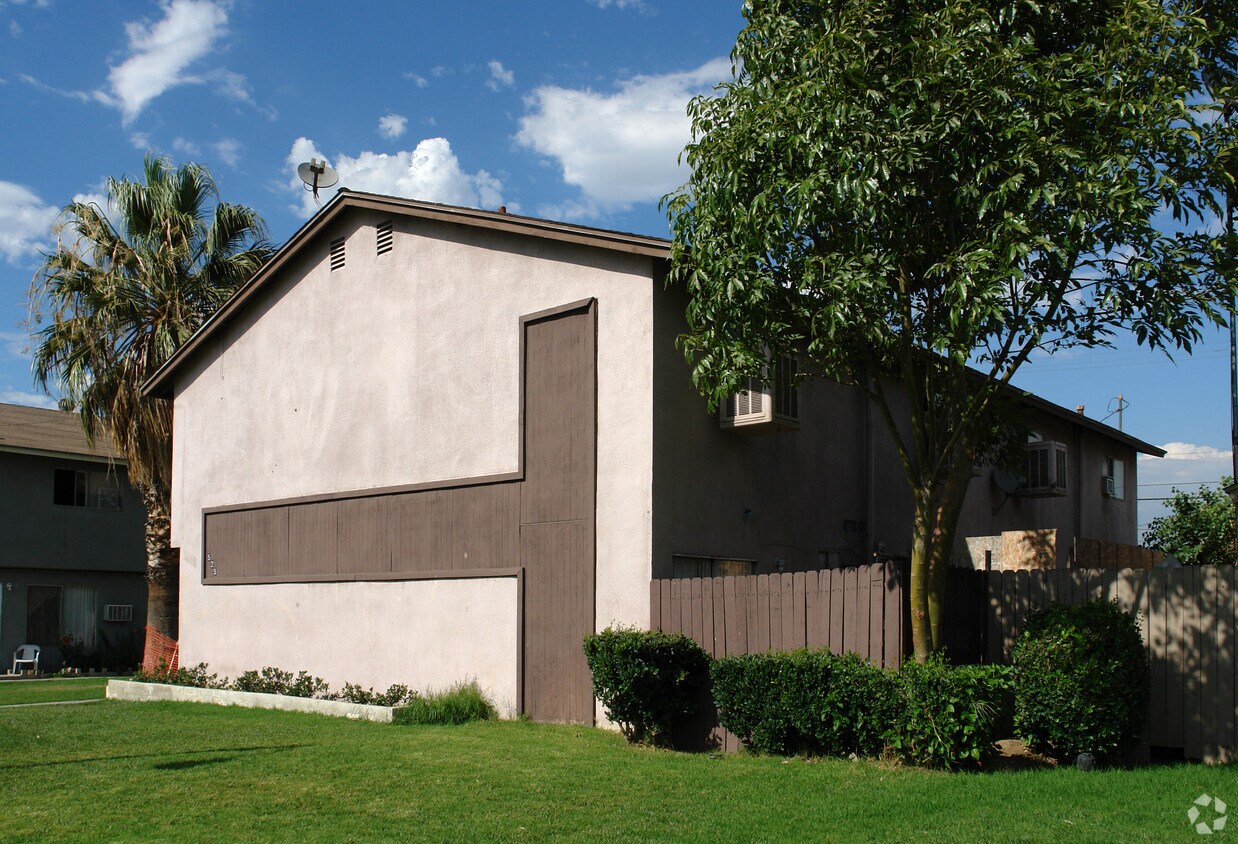 Building Photo - 525 Penrose Dr