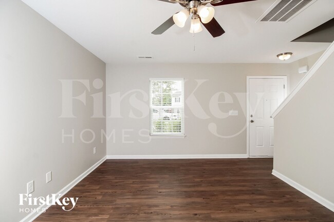 Foto del edificio - 1104 Waterlyn Dr