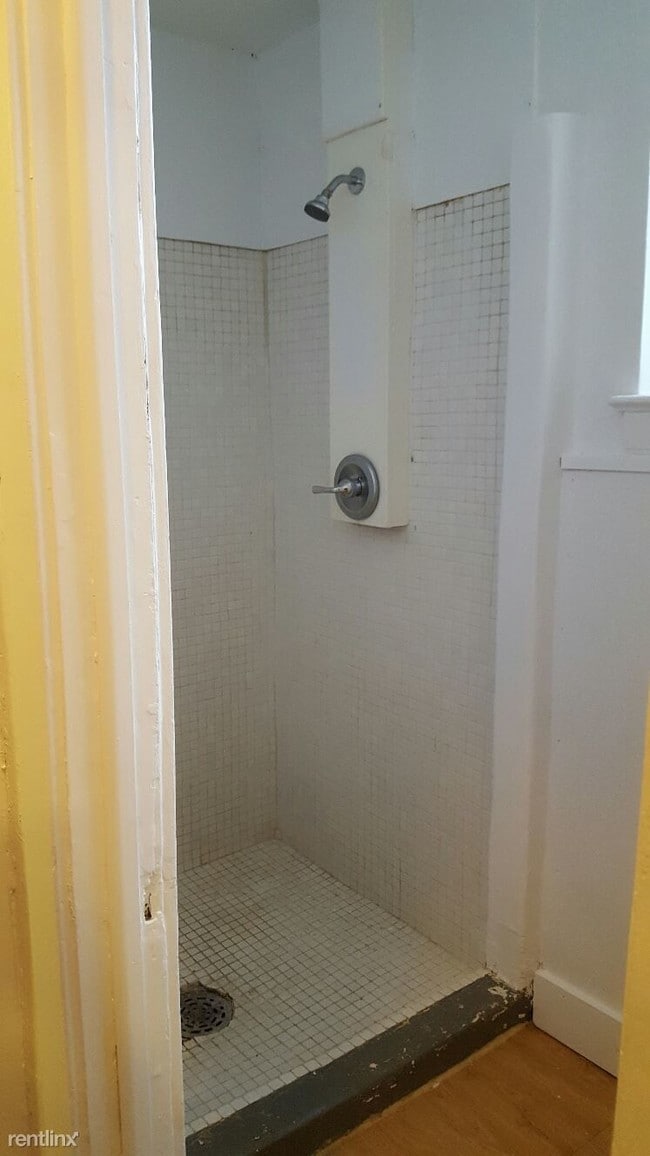 Building Photo - Studio, 1 bath  - 108 Washtenaw Rd Apt 7