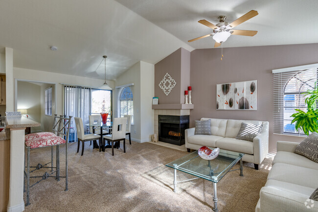 Living Room/ Dining Area - Pacific Islands in Green Valley