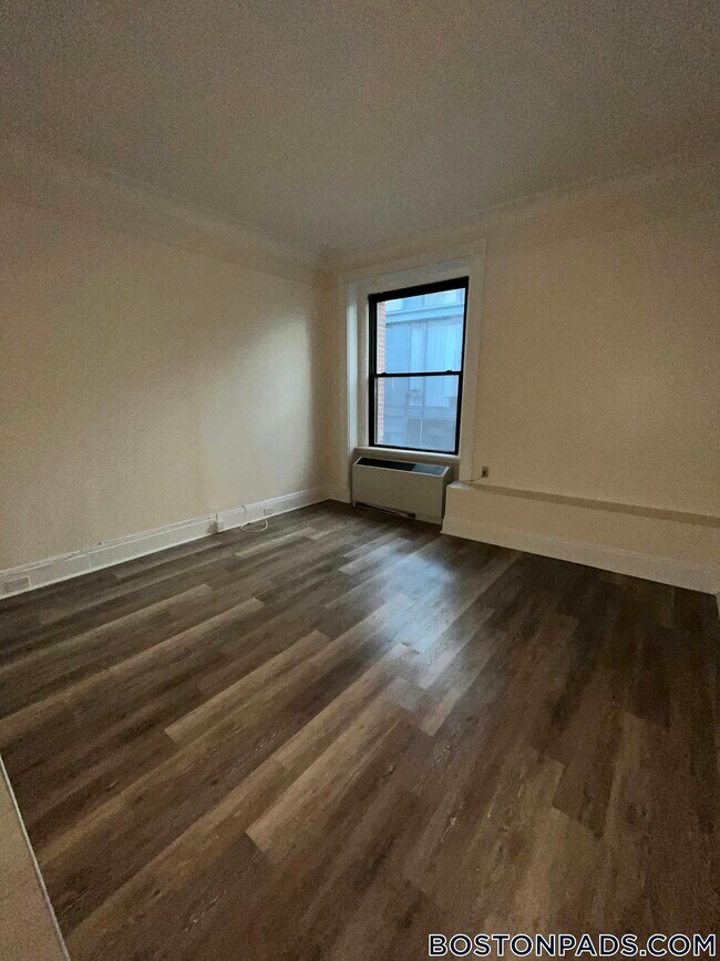 Building Photo - 62 Boylston St