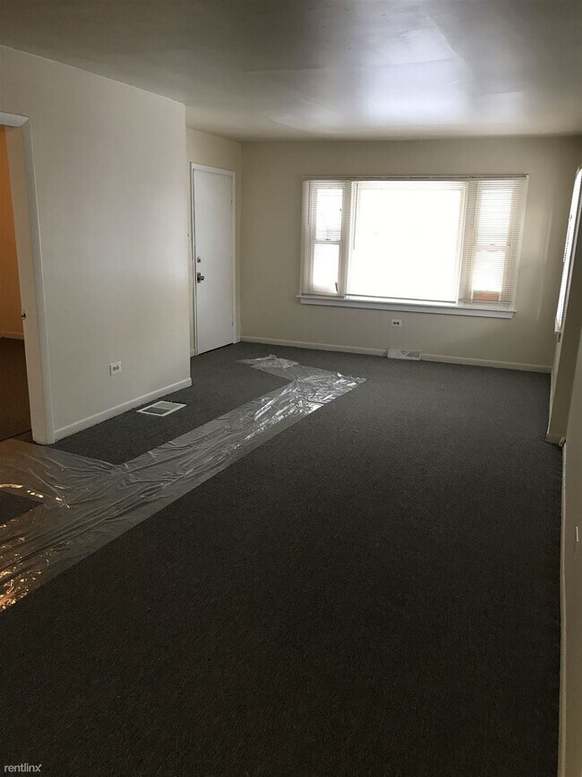 Building Photo - 3 br, 1 bath Apartment - 8518 S Peoria St