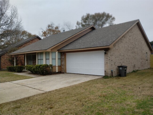 Foto del edificio - 10214 Green Valley Ln