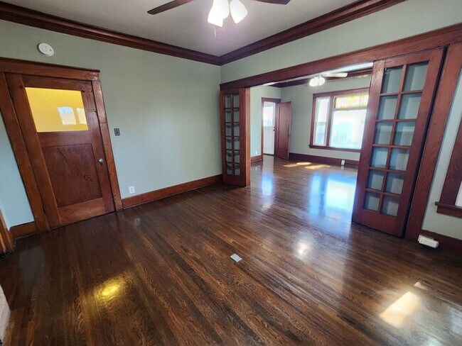 Foto del edificio - 1/2 off 1st Months RENT!! Victorian Gem in Golden Hill with garage! Flex Space!!