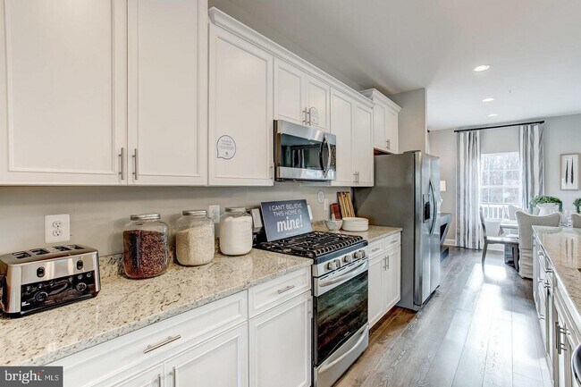 Building Photo - 1507 Witchhazel Cir