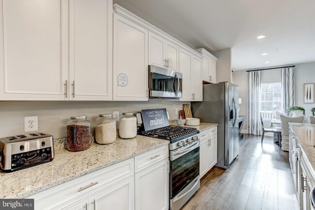 Foto del edificio - 1507 Witchhazel Cir